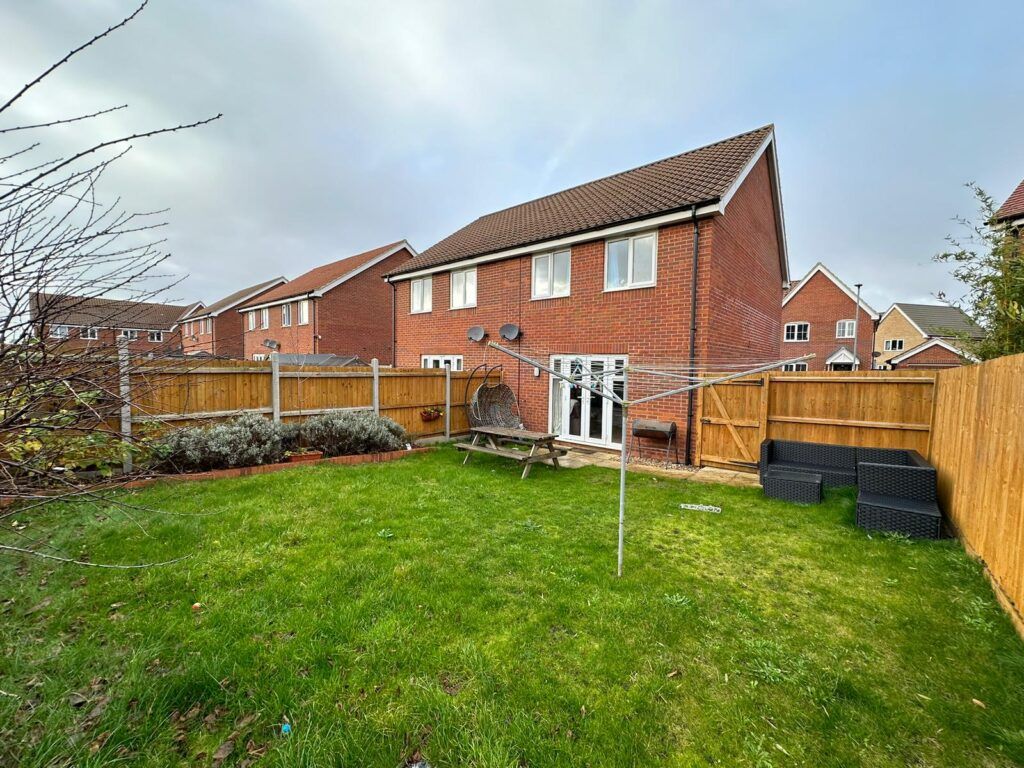3 bed semi-detached house for sale in Colossus Way, Hampden View NR5, £259,950