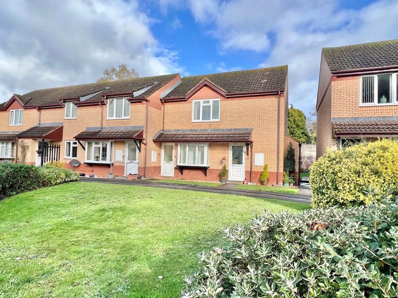 1 bed property for sale in Northfield Gardens, Taunton TA1, £102,500