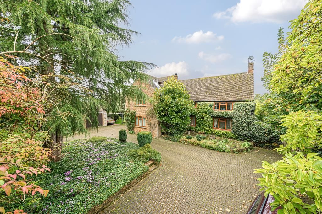 5 bed detached house for sale in Hempton, Oxfordshire OX15, £1,750,000