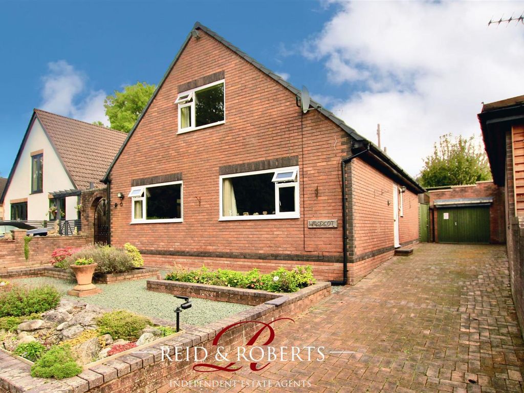 3 bed detached bungalow for sale in Cefn Bychan Woods, Pantymwyn, Mold CH7, £385,000