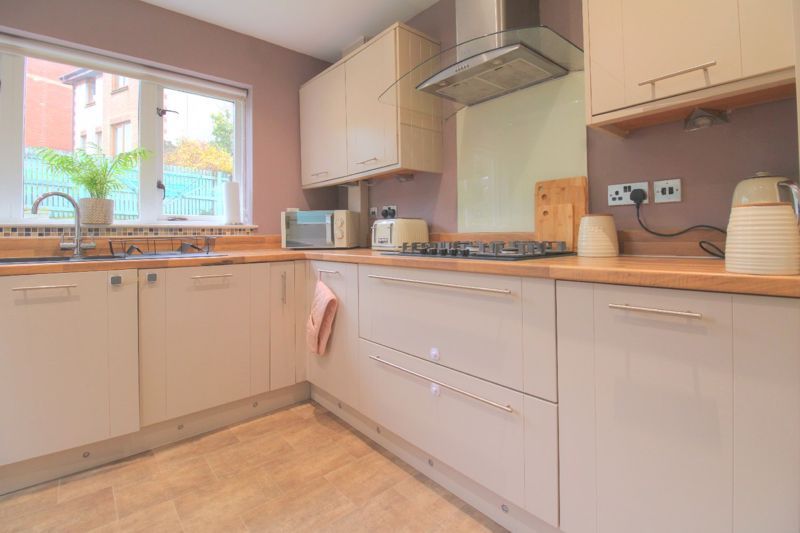 4 bed detached house for sale in Steading Drive, Alexandria G83, £230,000