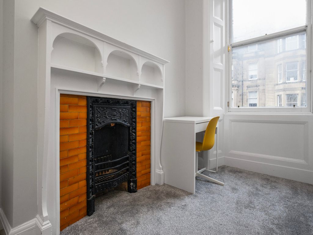 4 bed flat for sale in 224/2 Bruntsfield Place, Edinburgh EH10, £475,000