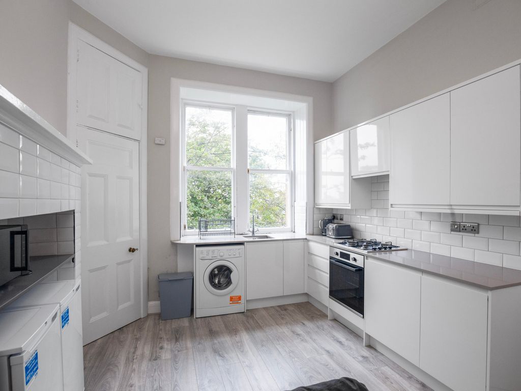 4 bed flat for sale in 224/2 Bruntsfield Place, Edinburgh EH10, £475,000
