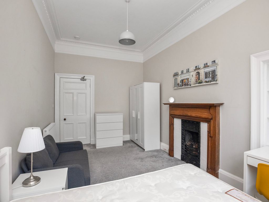 4 bed flat for sale in 224/2 Bruntsfield Place, Edinburgh EH10, £475,000