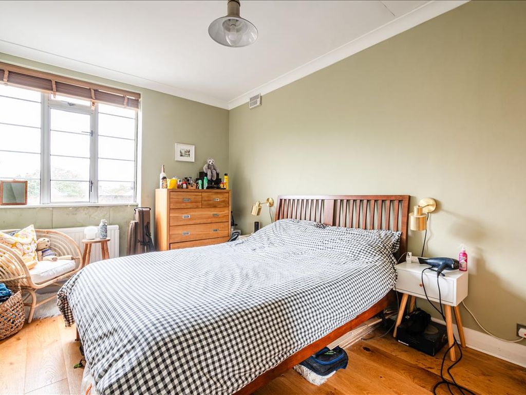 2 bed flat for sale in Angel House, Pentonville Road, Angel N1, £499,999
