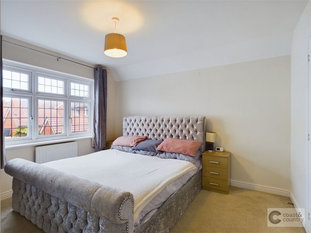 3 bed detached house for sale in Mallard Close, Kingsteignton, Newton Abbot TQ12, £400,000