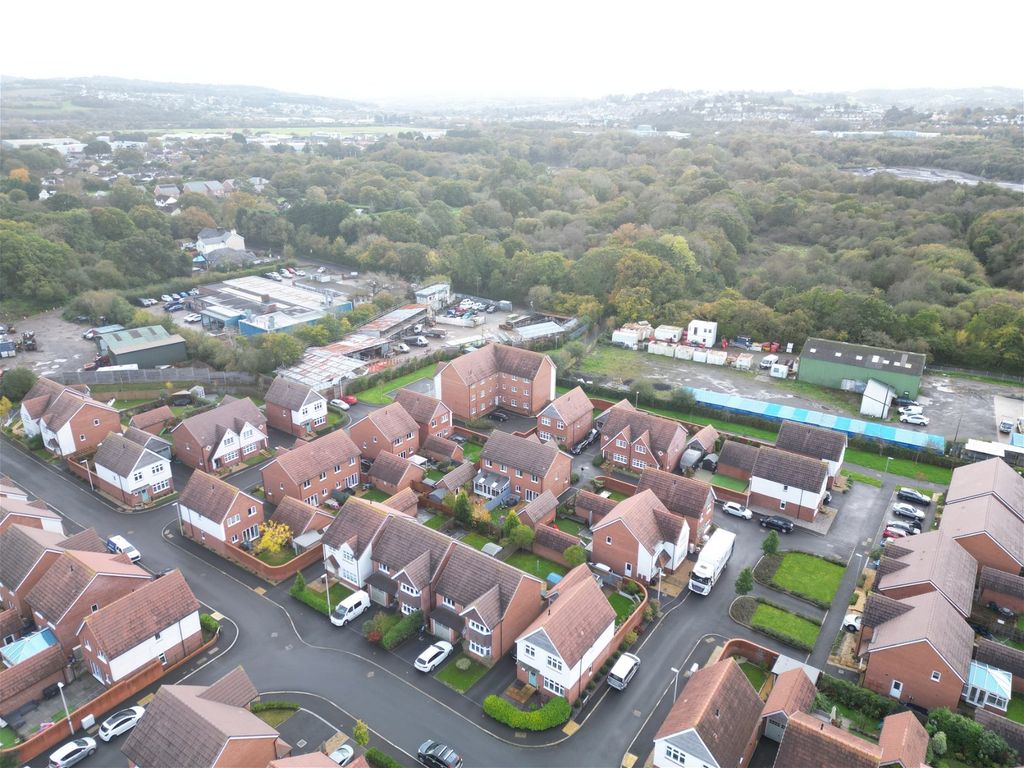 3 bed detached house for sale in Mallard Close, Kingsteignton, Newton Abbot TQ12, £400,000