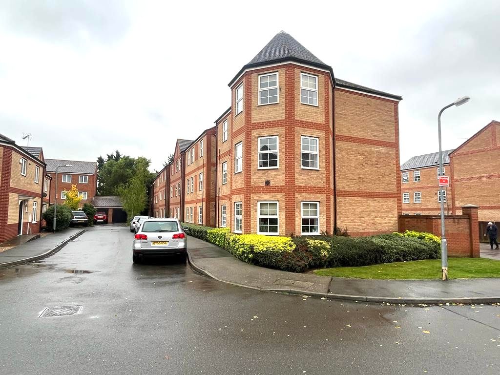 2 bed flat for sale in Newport Pagnell Road, Wootton, Northampton NN4, £40,000