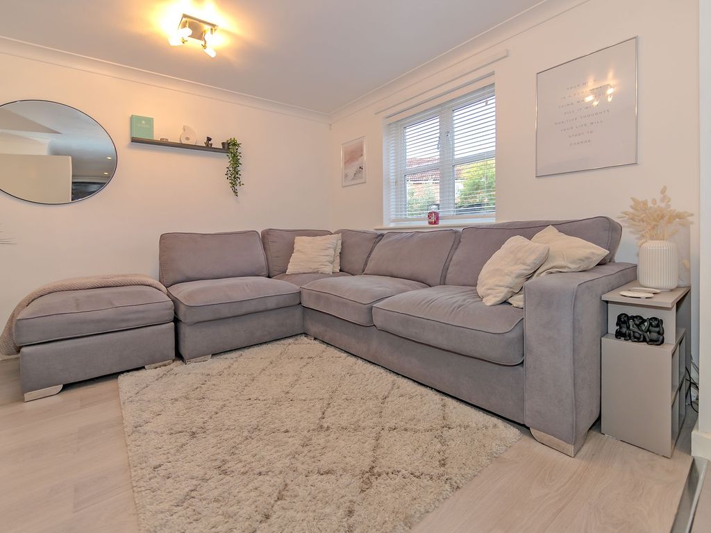 1 bed flat for sale in Otterburn Crescent, Oakhill MK5, £137,500