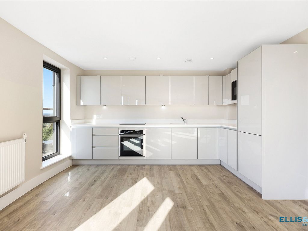 New home, 2 bed flat for sale in Nether Street, Finchley N3, £680,000