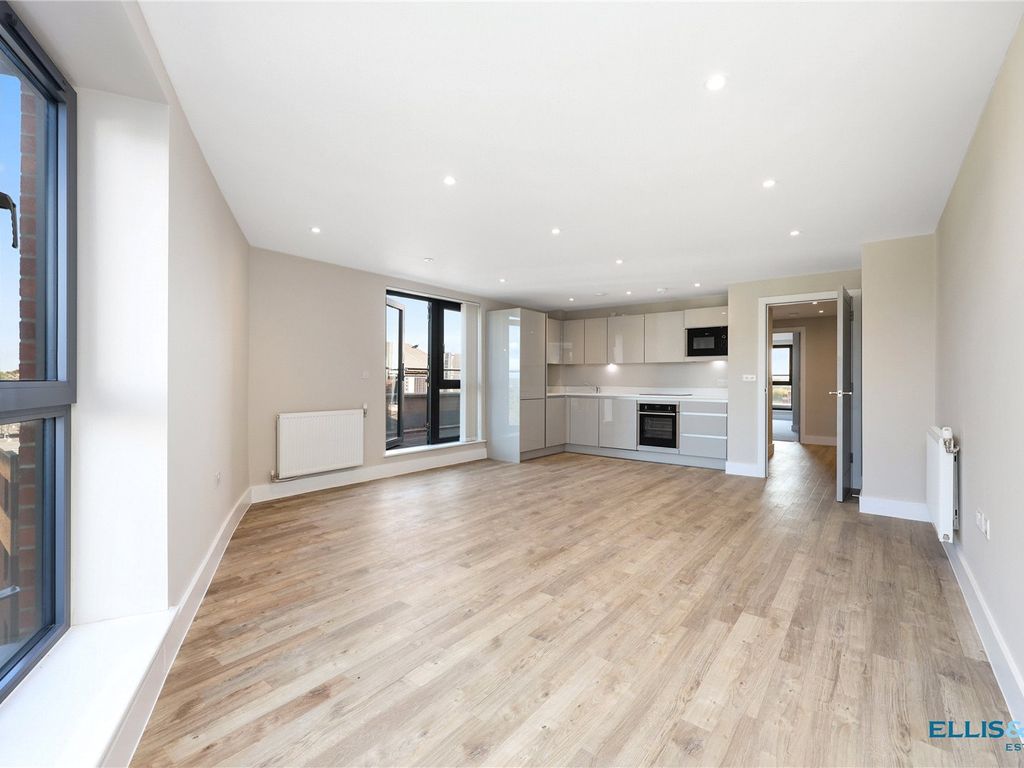 New home, 2 bed flat for sale in Nether Street, London N3, £595,000