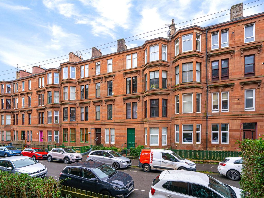 2 bed flat for sale in 2/1, White Street, Partick G11, £210,000