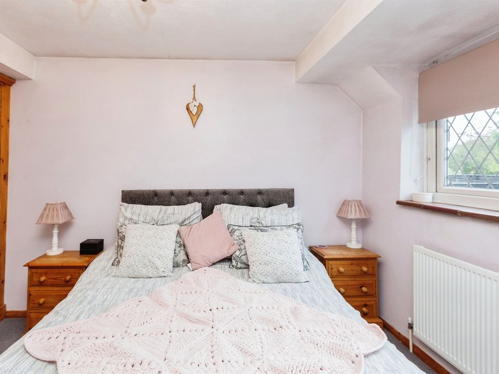 3 bed cottage for sale in Burcott Lane, Bierton, Aylesbury HP22, £500,000