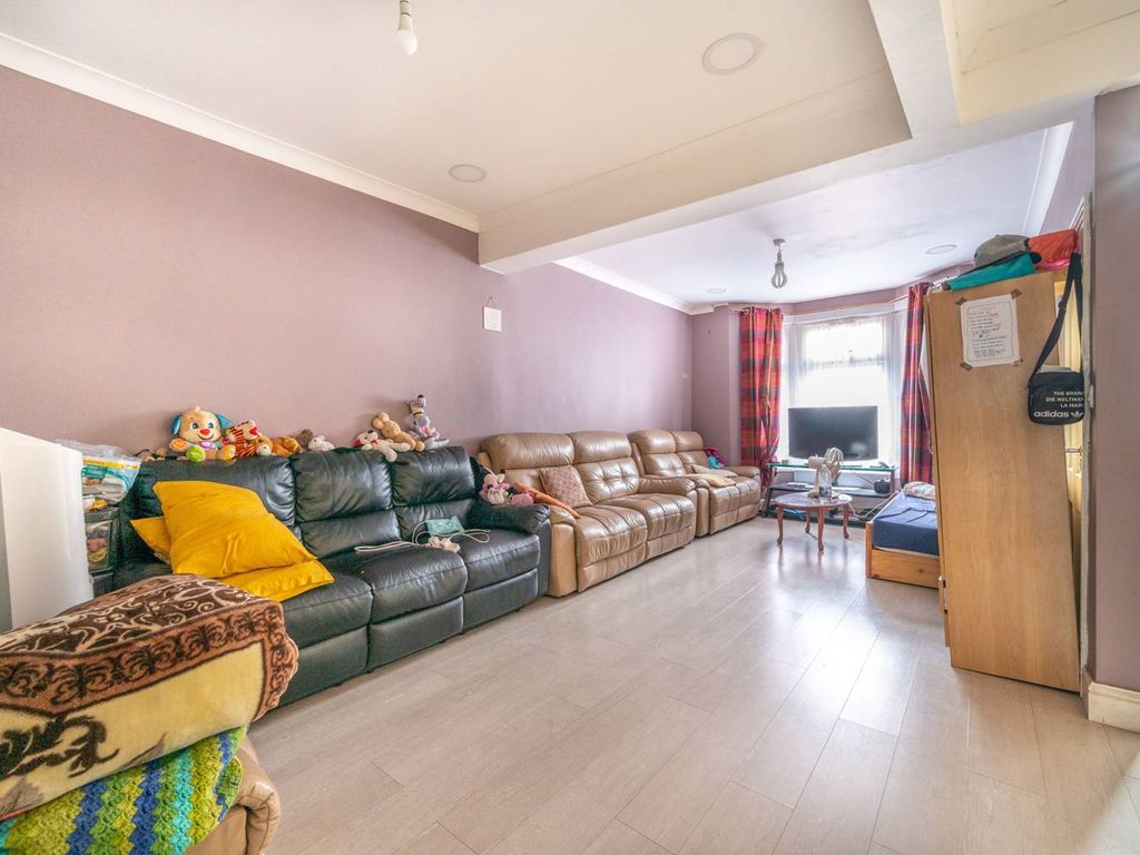 3 bed property for sale in Rutland Road, Forest Gate, London E7, £575,000