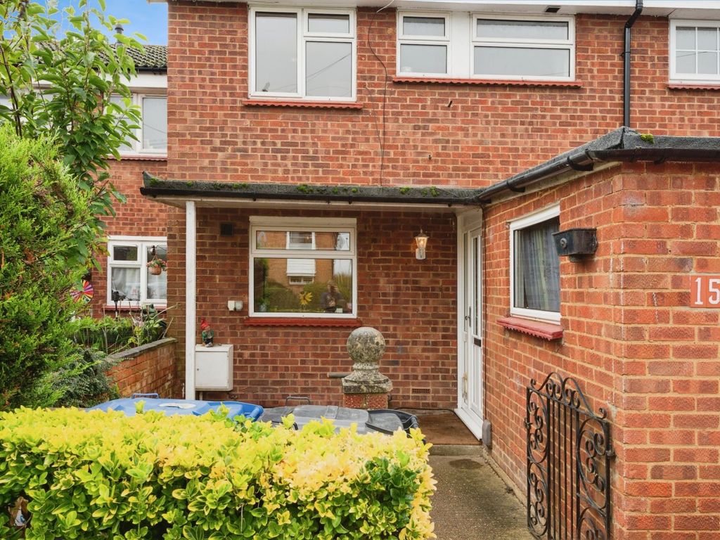 3 bed terraced house for sale in Lindores Road, Maidenhead SL6, £450,000