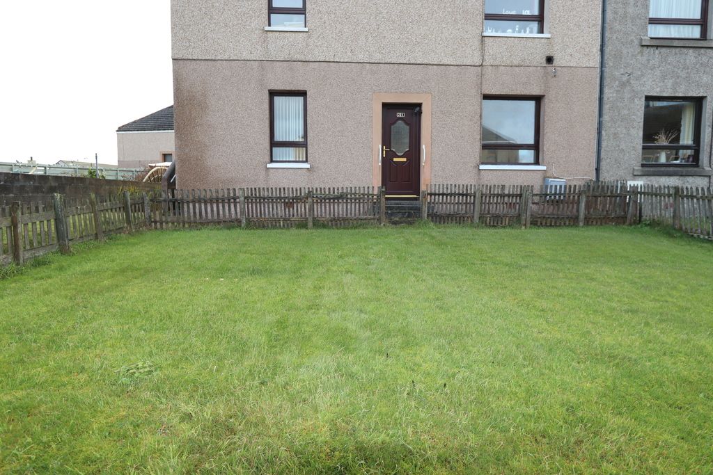 2 bed flat for sale in Oldwick Road, Wick KW1, £60,000