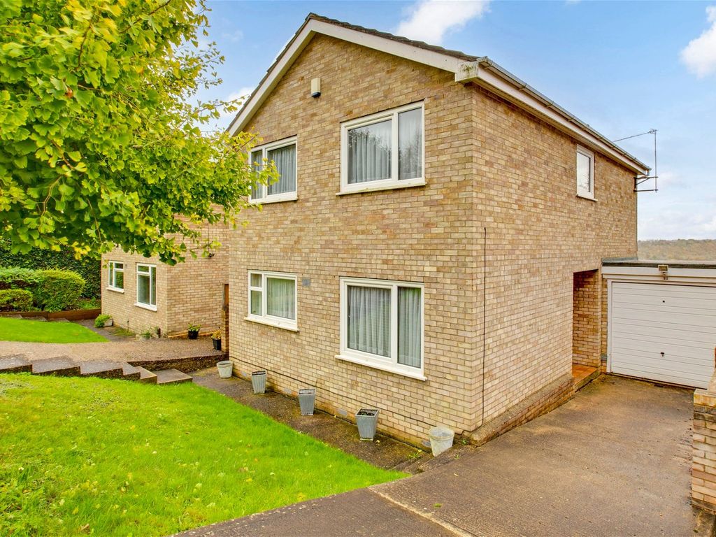 4 bed detached house for sale in Curlew Close, Downley HP13, £575,000