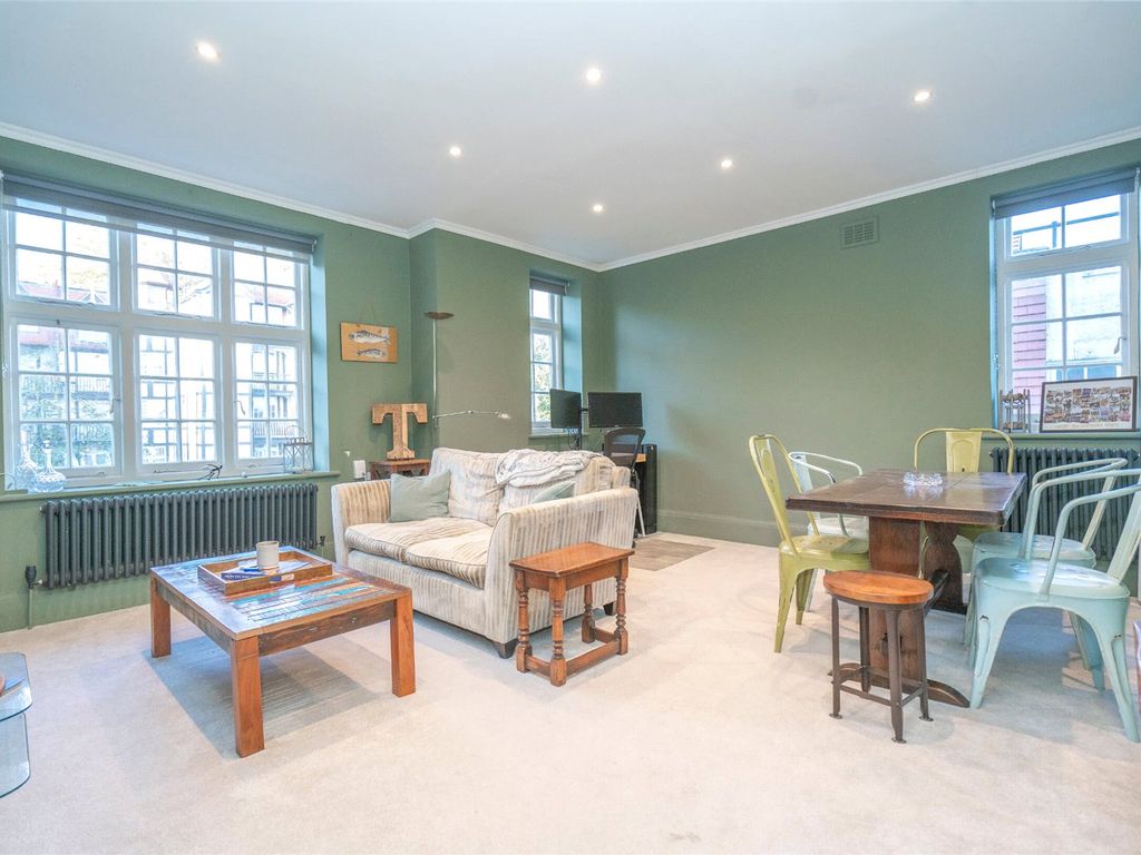 1 bed flat for sale in Oakeshott Avenue, Highgate, London N6, £485,000