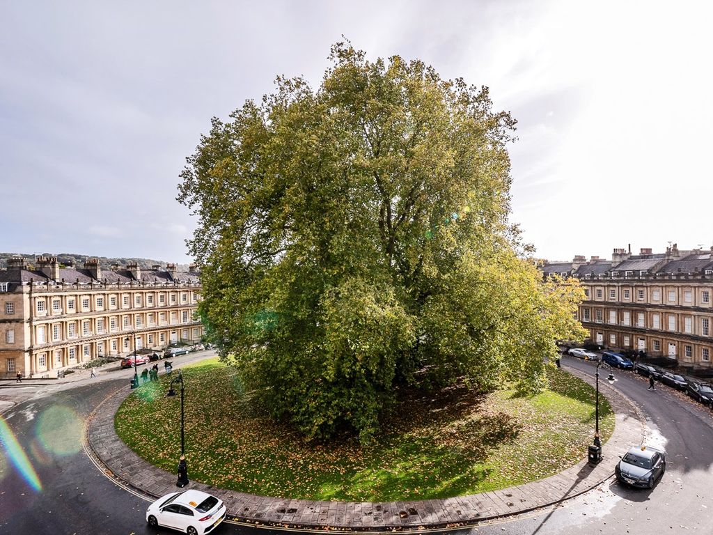 2 bed flat for sale in The Circus, Bath BA1, £500,000