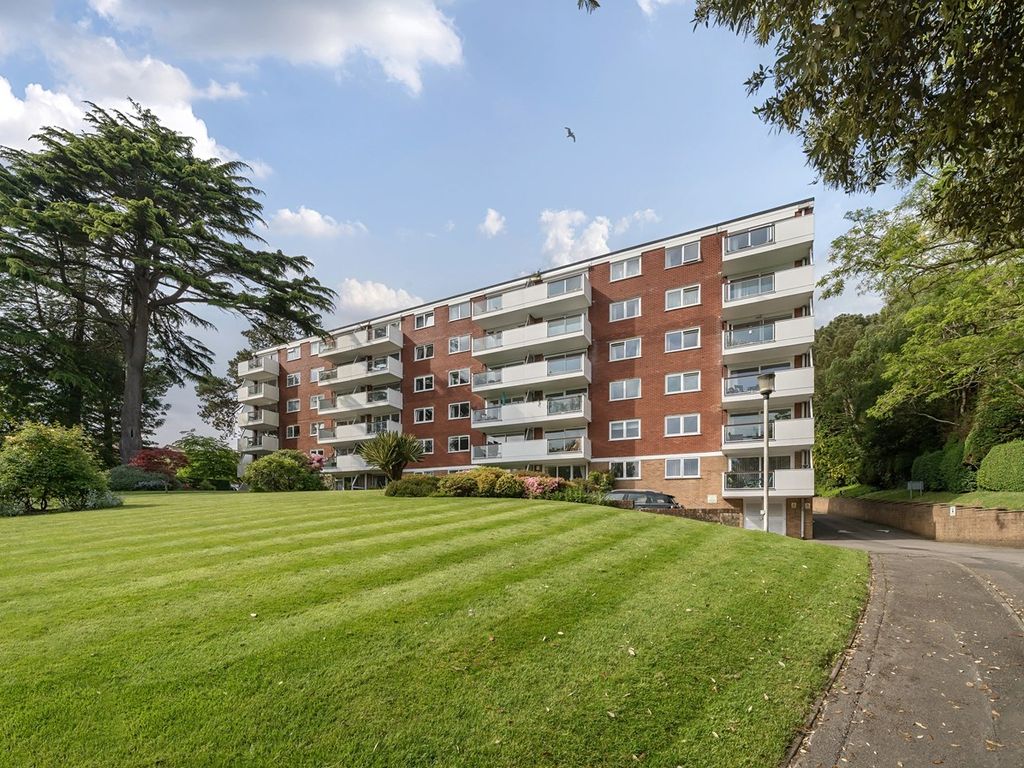 2 bed flat for sale in Branksome Wood Road, Bournemouth BH2, £260,000