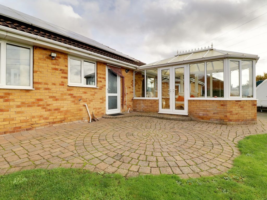 3 bed bungalow for sale in Westbourne Drive, Crowle DN17, £375,000