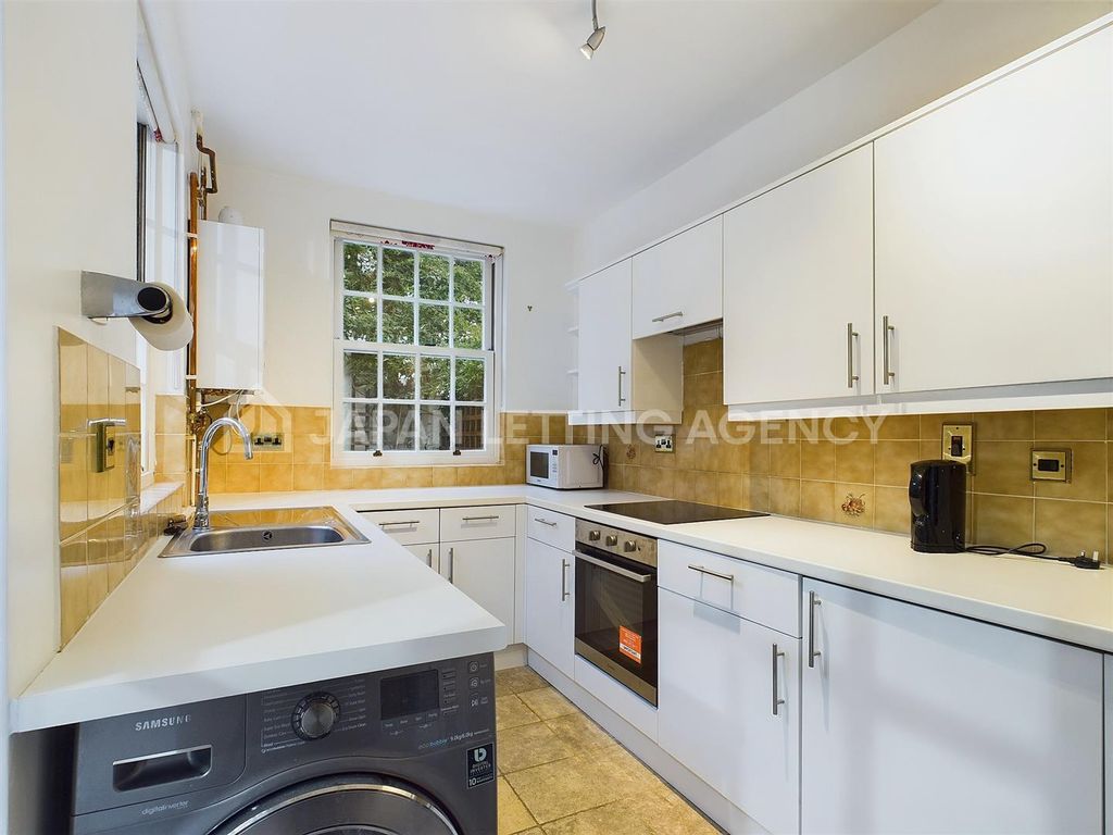 2 bed semi-detached house to rent in St. Peters Grove, London W6, £3,000 pcm