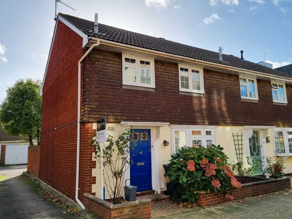 3 bed end terrace house for sale in King Charles Street, Portsmouth PO1, £499,995