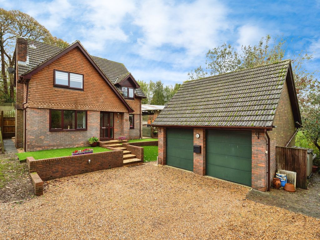4 bed detached house for sale in The Martletts, Vicarage Lane, Burwash Common, Etchingham TN19, £650,000