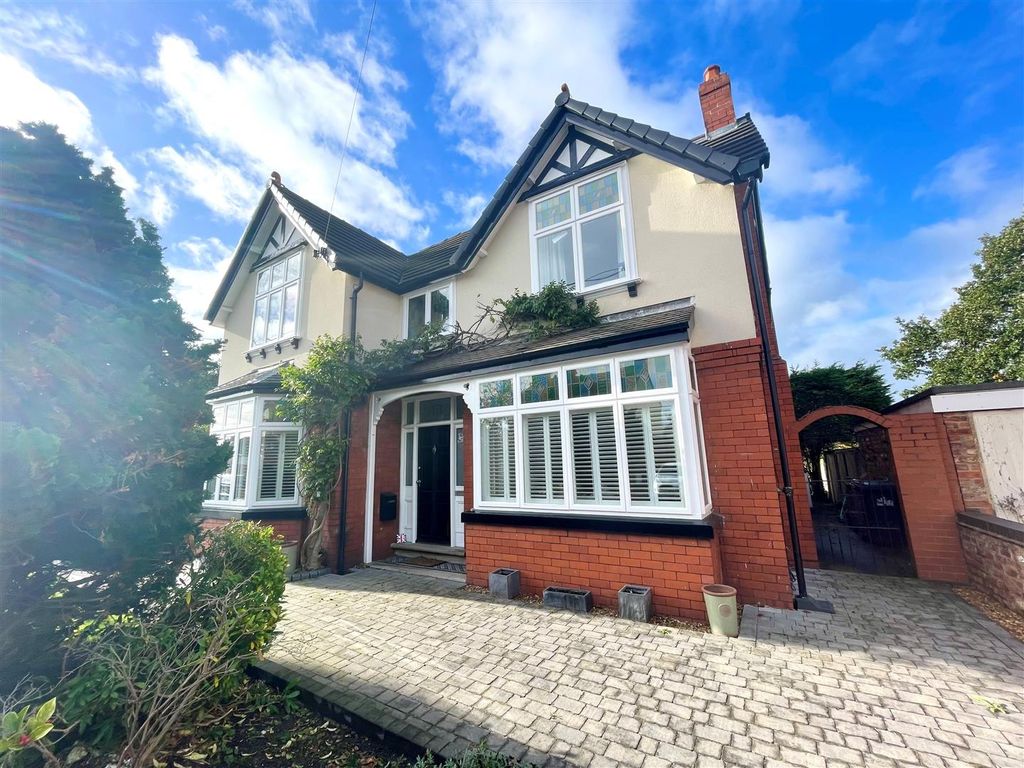 4 bed detached house for sale in Hassall Road, Sandbach CW11, £800,000