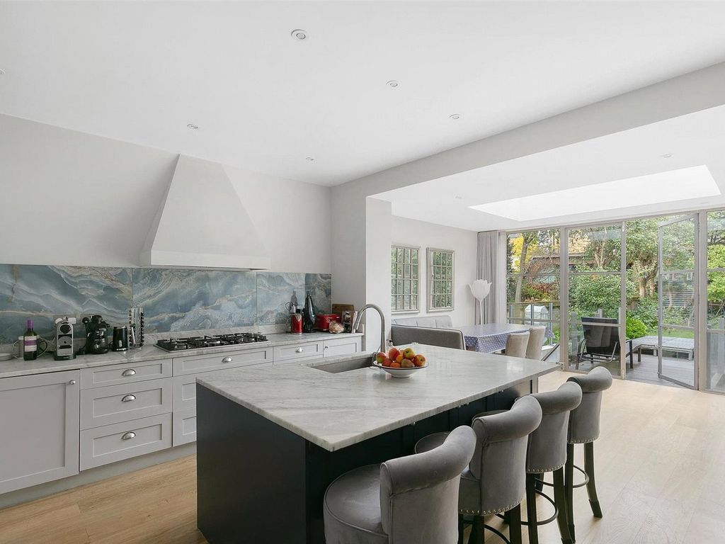 4 bed property for sale in North Side Wandsworth Common, Wandsworth Common SW18, £2,000,000