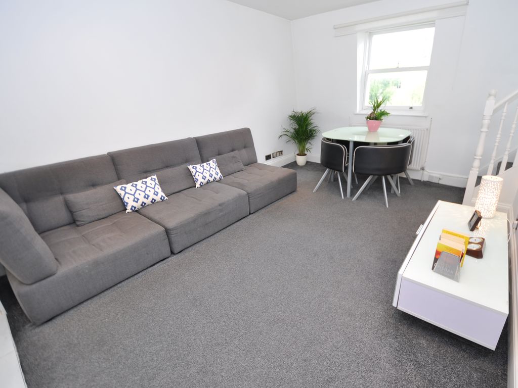 2 bed flat for sale in Beaufort Street, London SW3, £1,095,000