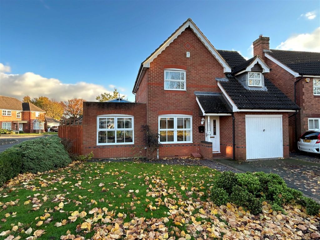 3 bed detached house for sale in Saracen Drive, Sutton Coldfield B75, £400,000