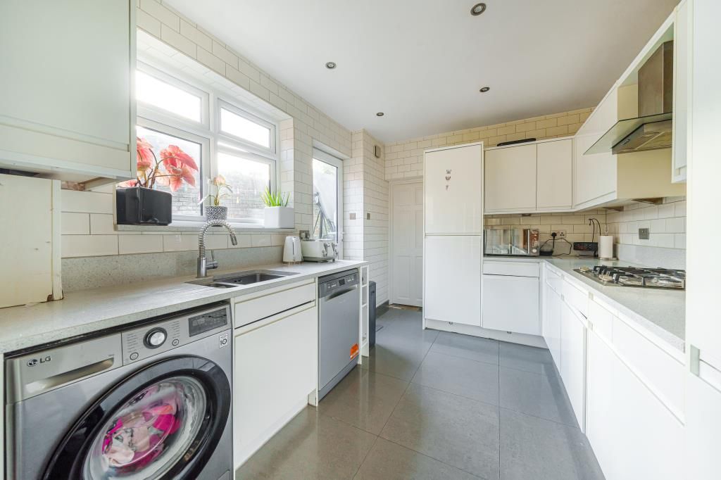 4 bed end terrace house for sale in Chesham, Buckinghamshire HP5, £650,000