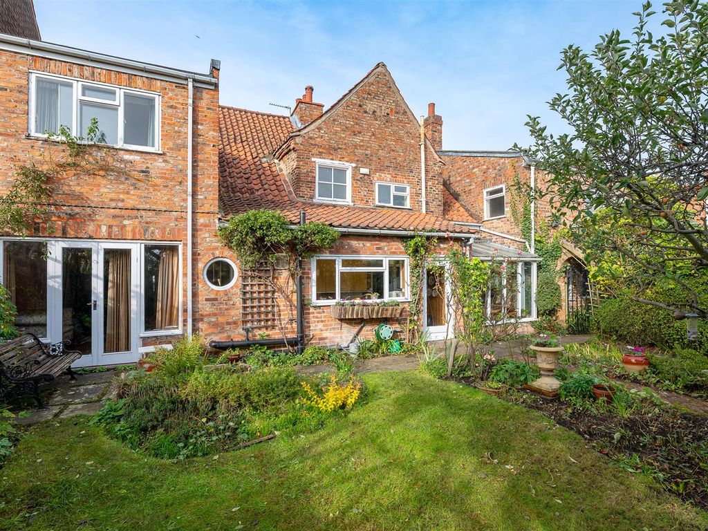 5 bed detached house for sale in York Street, Dunnington, York YO19, £795,000