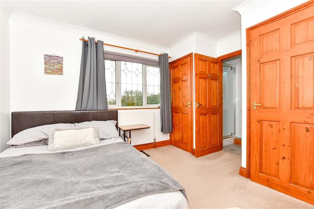 5 bed detached house for sale in Bethersden Road, Shadoxhurst, Ashford, Kent TN26, £650,000