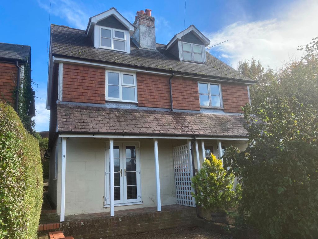 3 bed semi-detached house to rent in Church Street, Ticehurst, Wadhurst TN5, £1,400 pcm