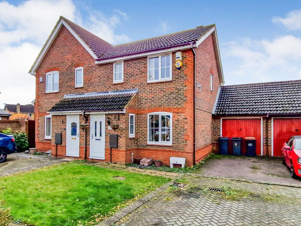 3 bed semi-detached house for sale in Lytham Place, Great Denham, Bedford MK40, £325,000