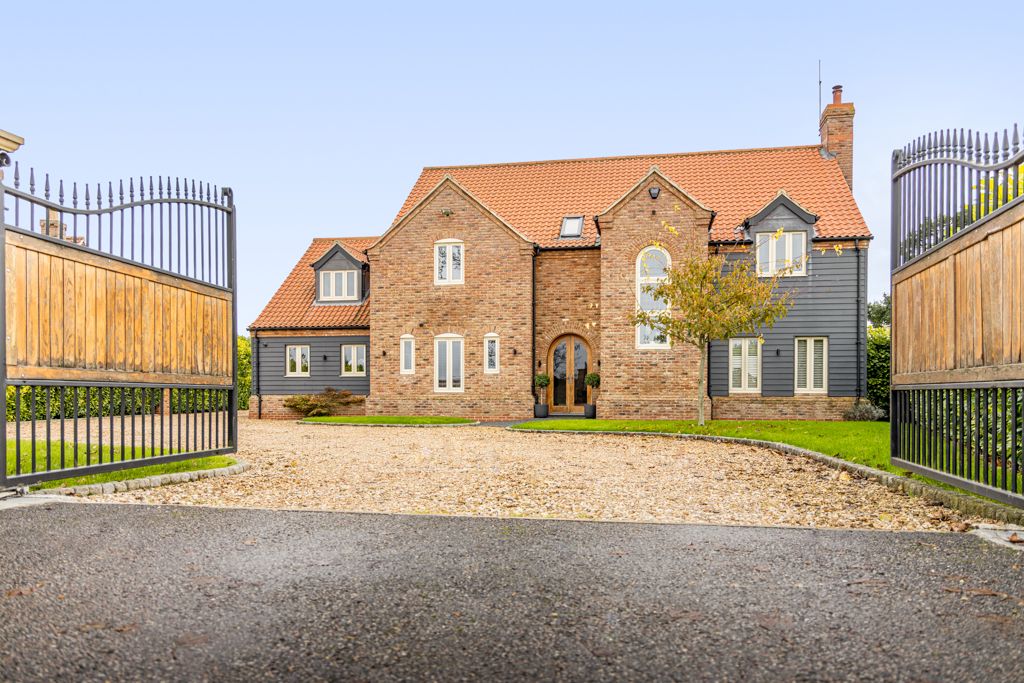 6 bed detached house for sale in Murrow Bank, Wisbech PE13, £895,000