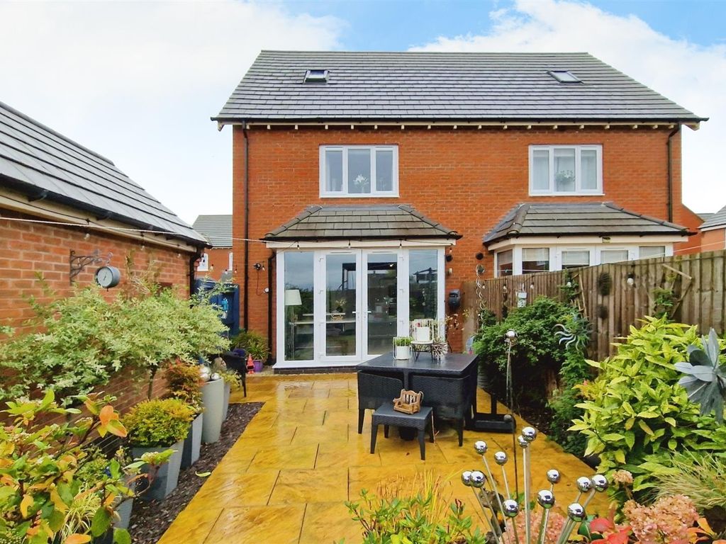 3 bed semi-detached house for sale in Poplar Gardens, Burton-On-Trent DE13, £300,000