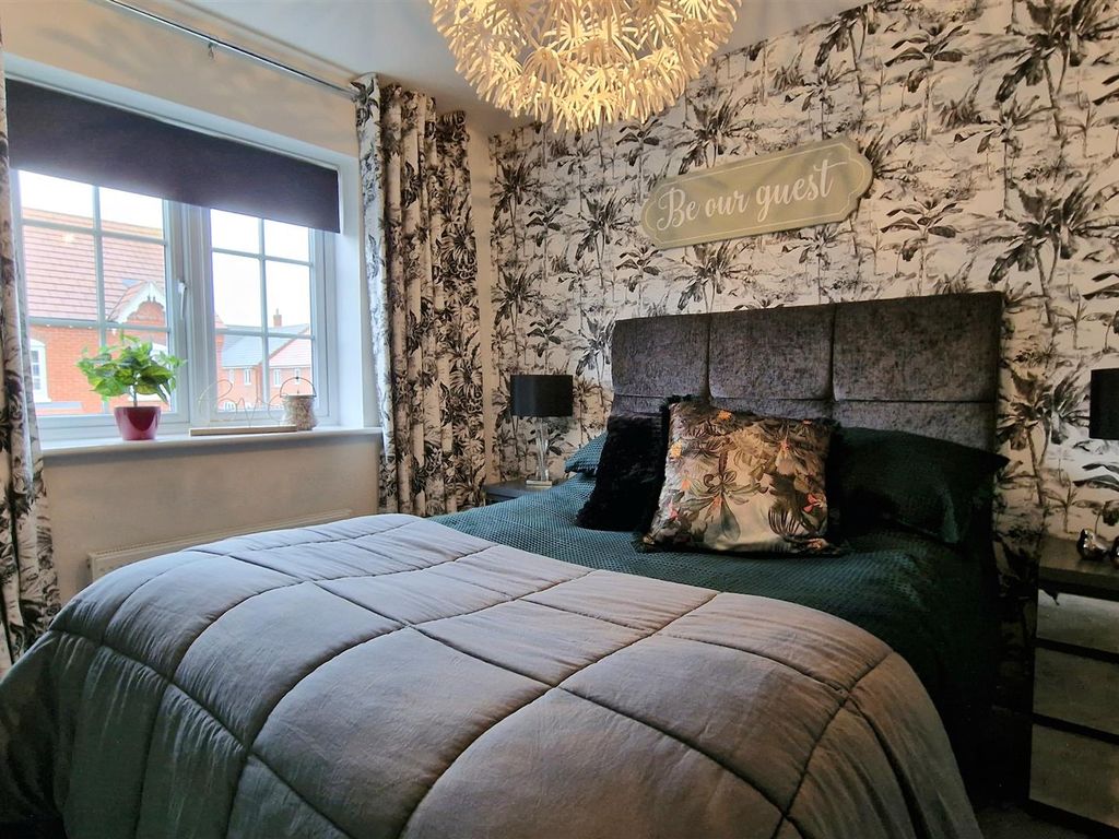 3 bed semi-detached house for sale in Poplar Gardens, Burton-On-Trent DE13, £300,000