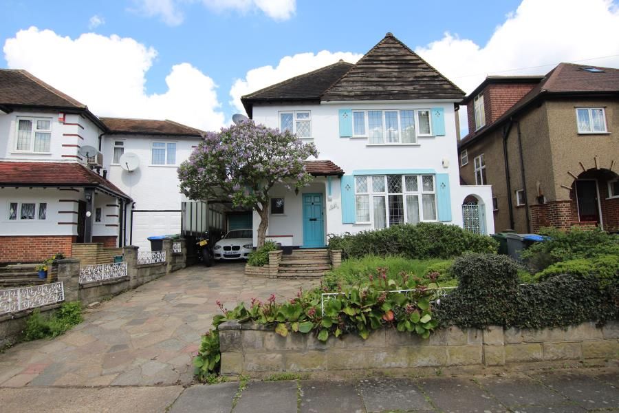 4 bed property to rent in Aston Avenue, Harrow HA3, £2,750 pcm
