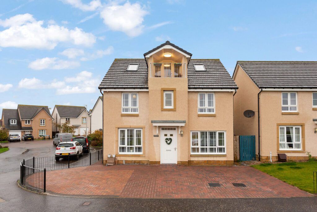6 bed detached house for sale in Church View, Winchburgh EH52, £470,000