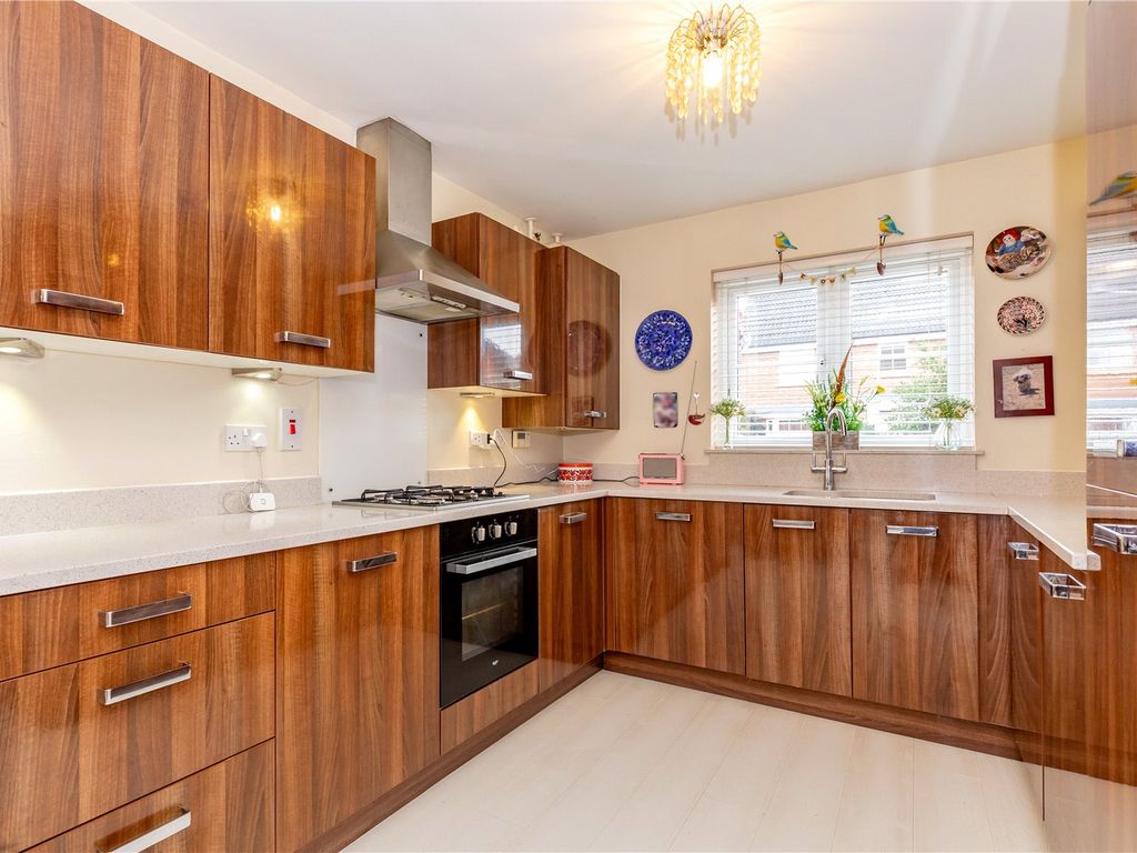 3 bed detached house for sale in Brickhill Way, Calvert, Buckingham MK18, £400,000