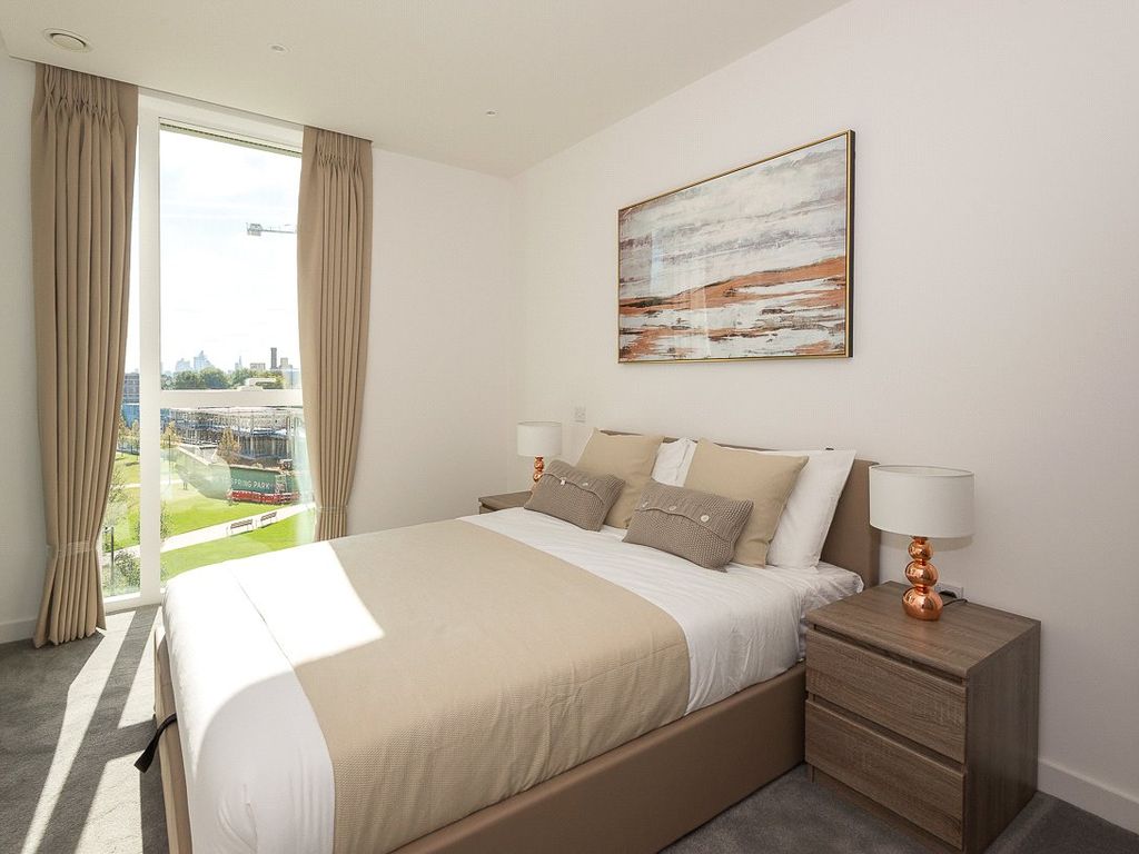 2 bed flat for sale in Woodberry Down, Hackney N4, £680,000