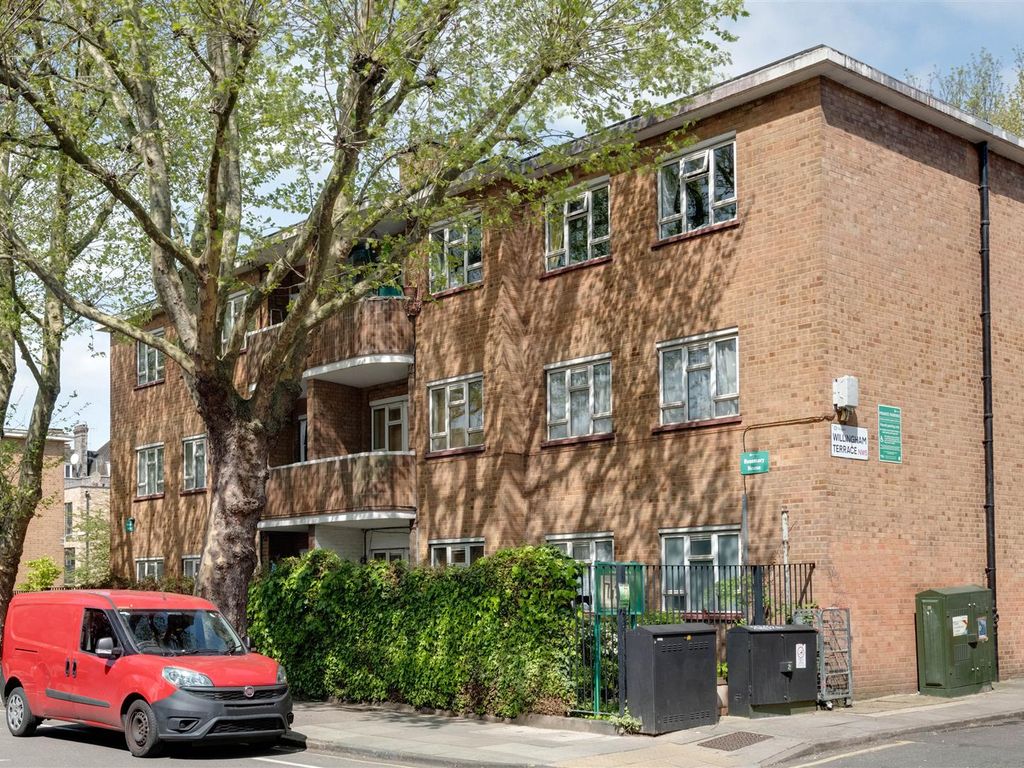 3 bed flat for sale in Leighton Road, London NW5, £535,000