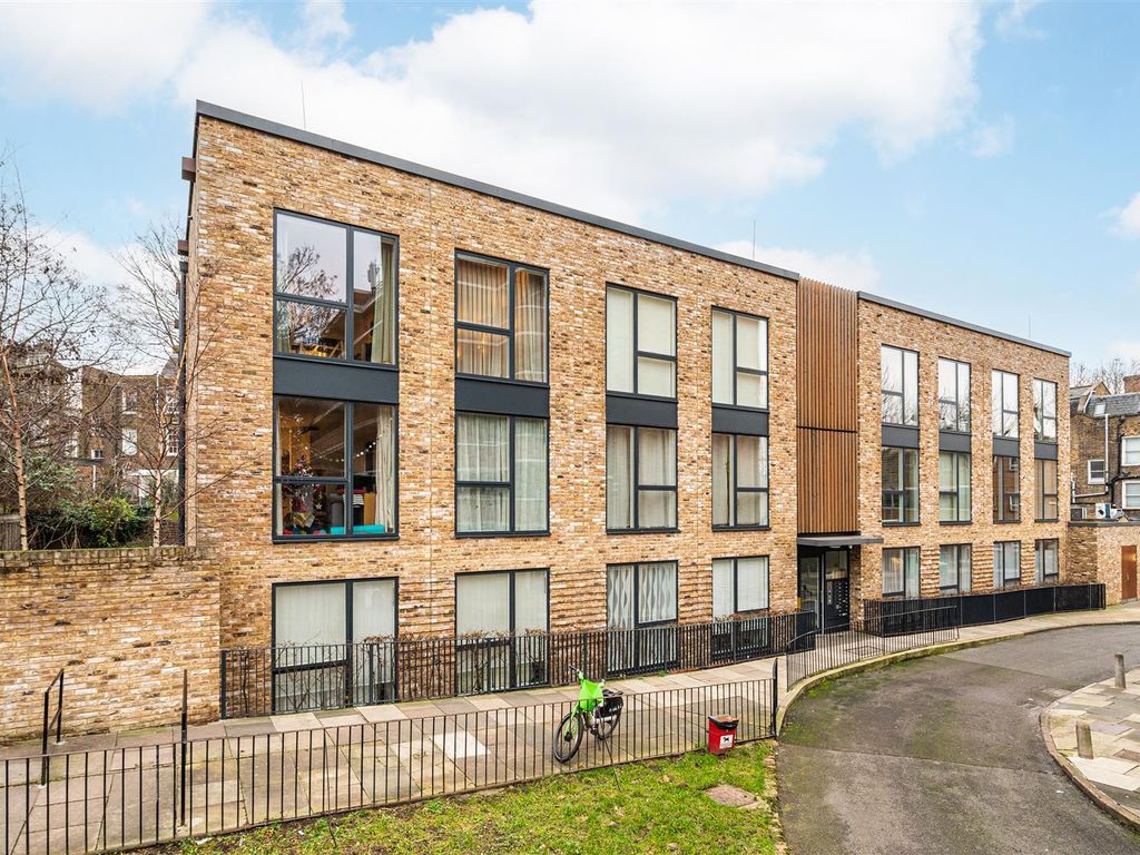 1 bed flat for sale in Willingham Terrace, Kentish Town NW5, £385,000