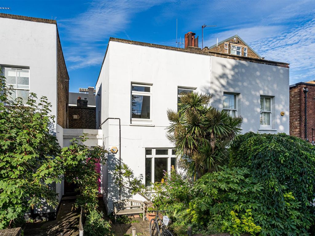 3 bed property for sale in Grafton Road, London NW5, £1,250,000