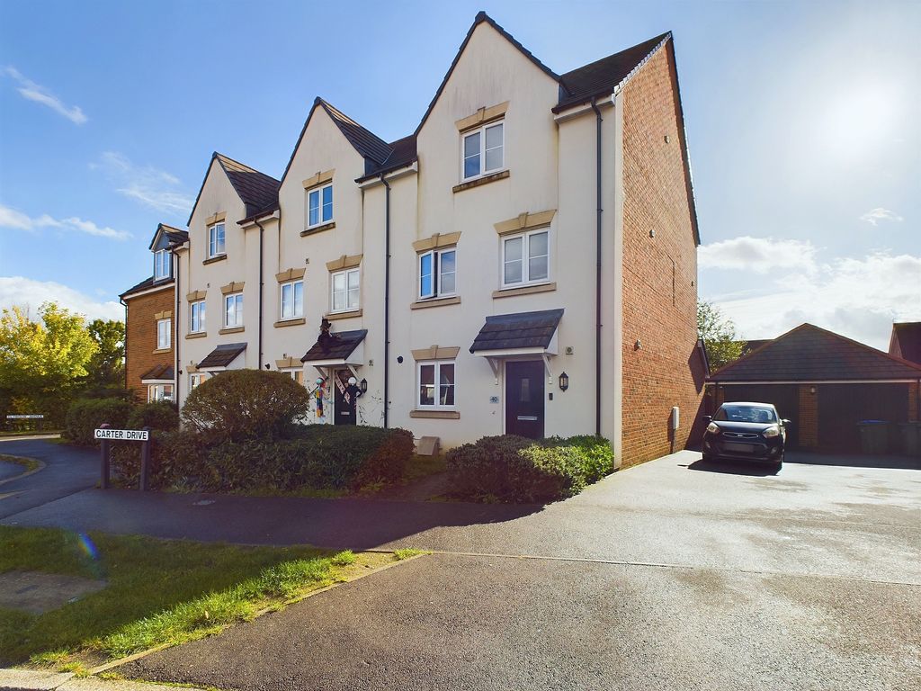 4 bed town house for sale in Pelling Way, Broadbridge Heath, West Sussex RH12, £540,000