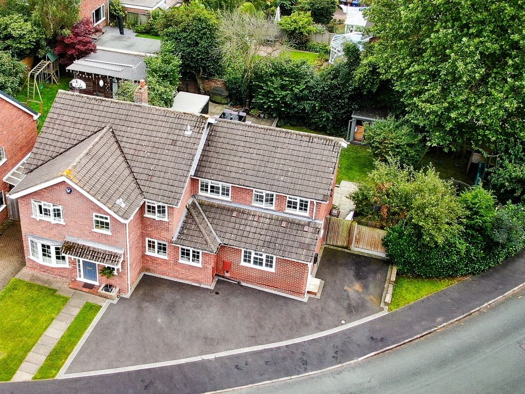 6 bed detached house for sale in Park Road, Barton Under Needwood, Burton-On-Trent, Staffordshire DE13, £785,000