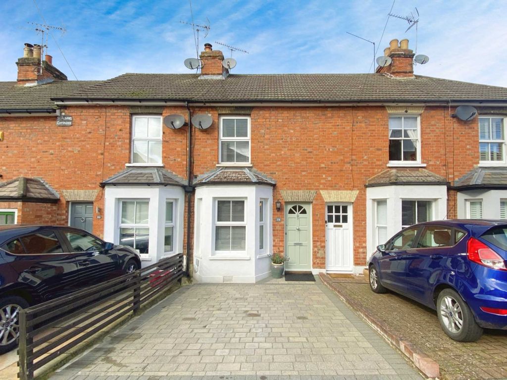 2 bed terraced house for sale in Cromwell Road, Warley, Brentwood CM14, £475,000